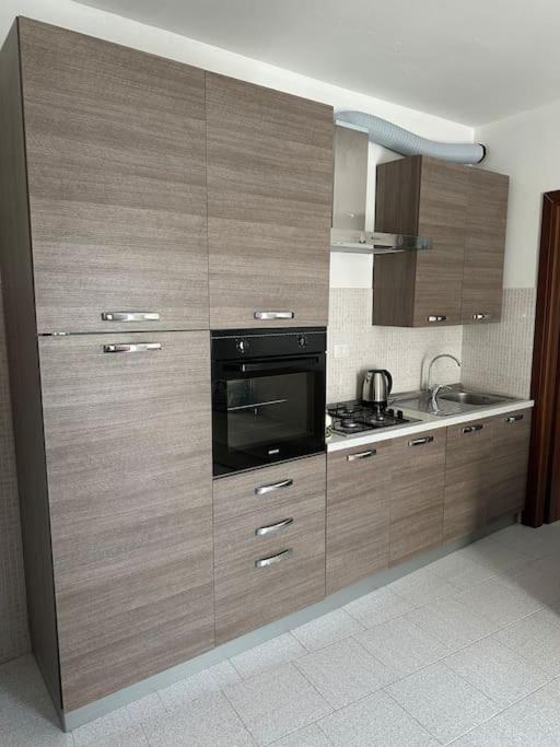 Апартаменти Mati Malpensa Con Navetta 20Eur Lonate Pozzolo Екстер'єр фото